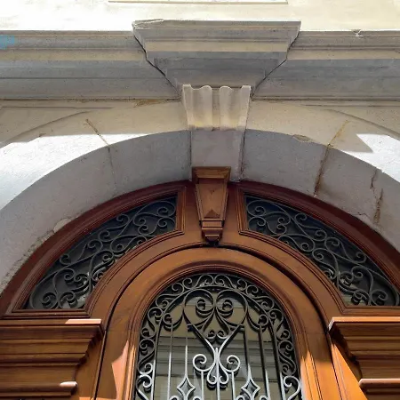 Cavana 3 Tirabora Short Rent * 的里雅斯特